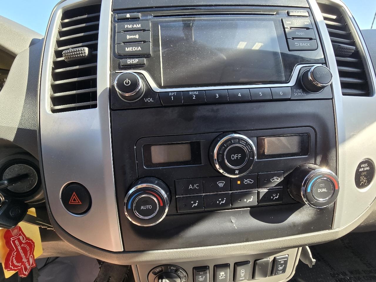 Nissan Frontier S Crew Cab 6MT 4WD 2015