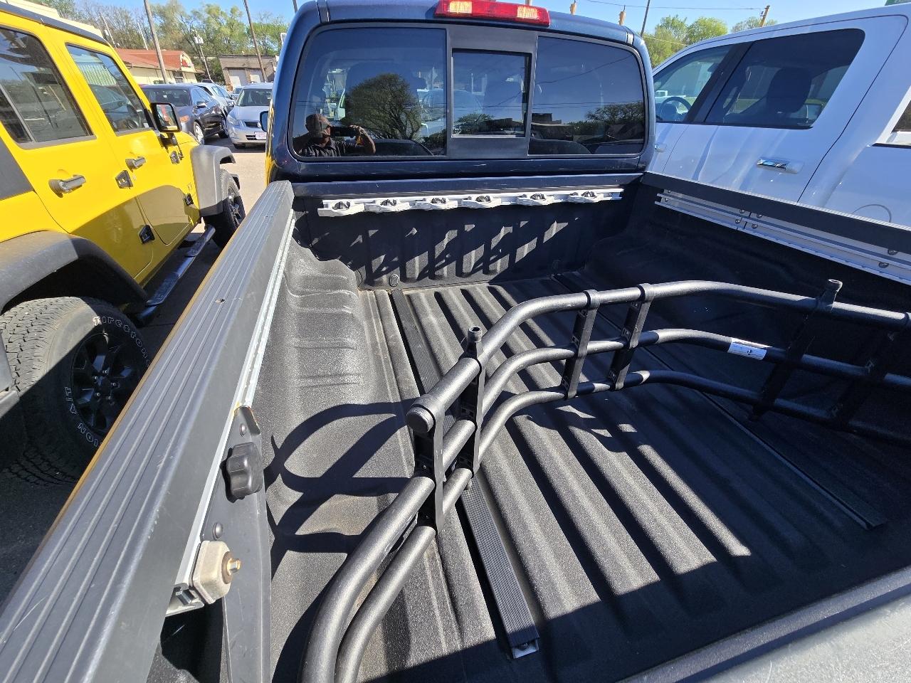 Nissan Frontier S Crew Cab 6MT 4WD 2015