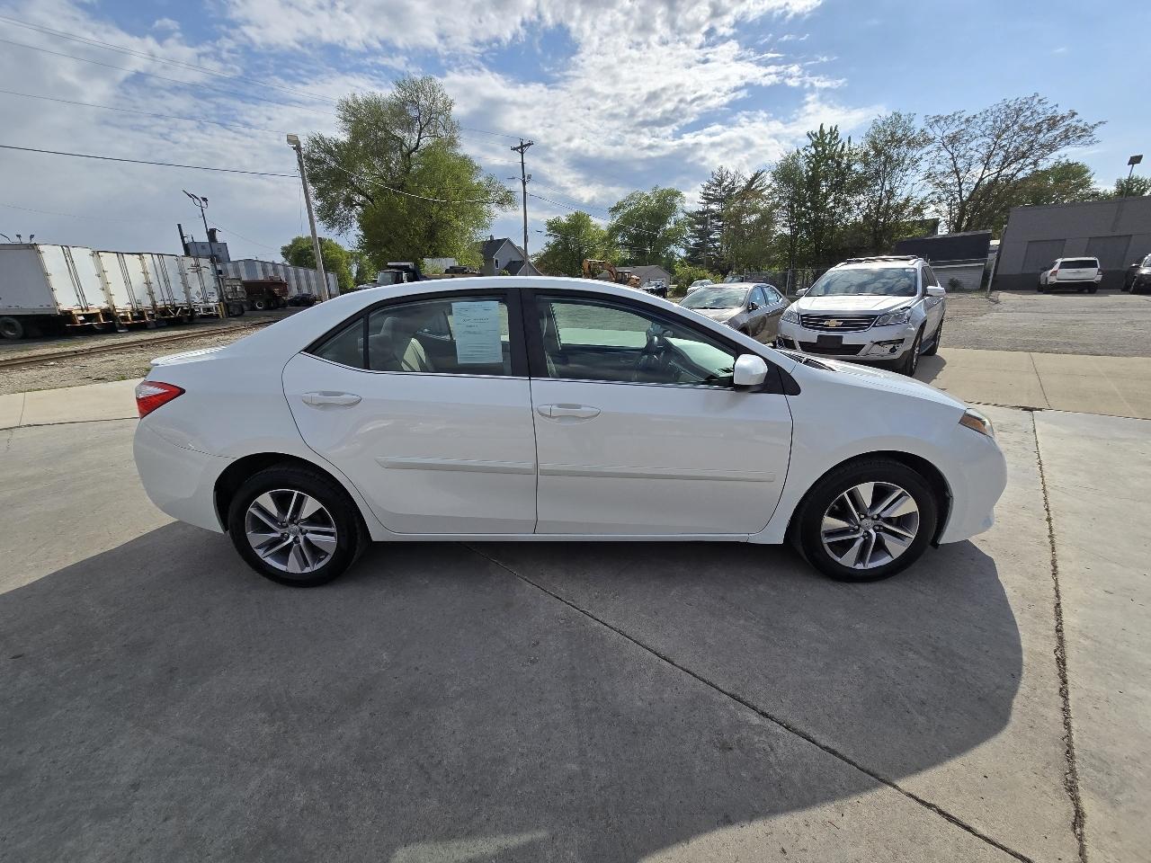 Toyota Corolla LE Eco CVT 2015