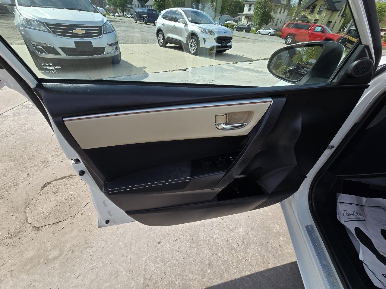 Toyota Corolla LE Eco CVT 2015