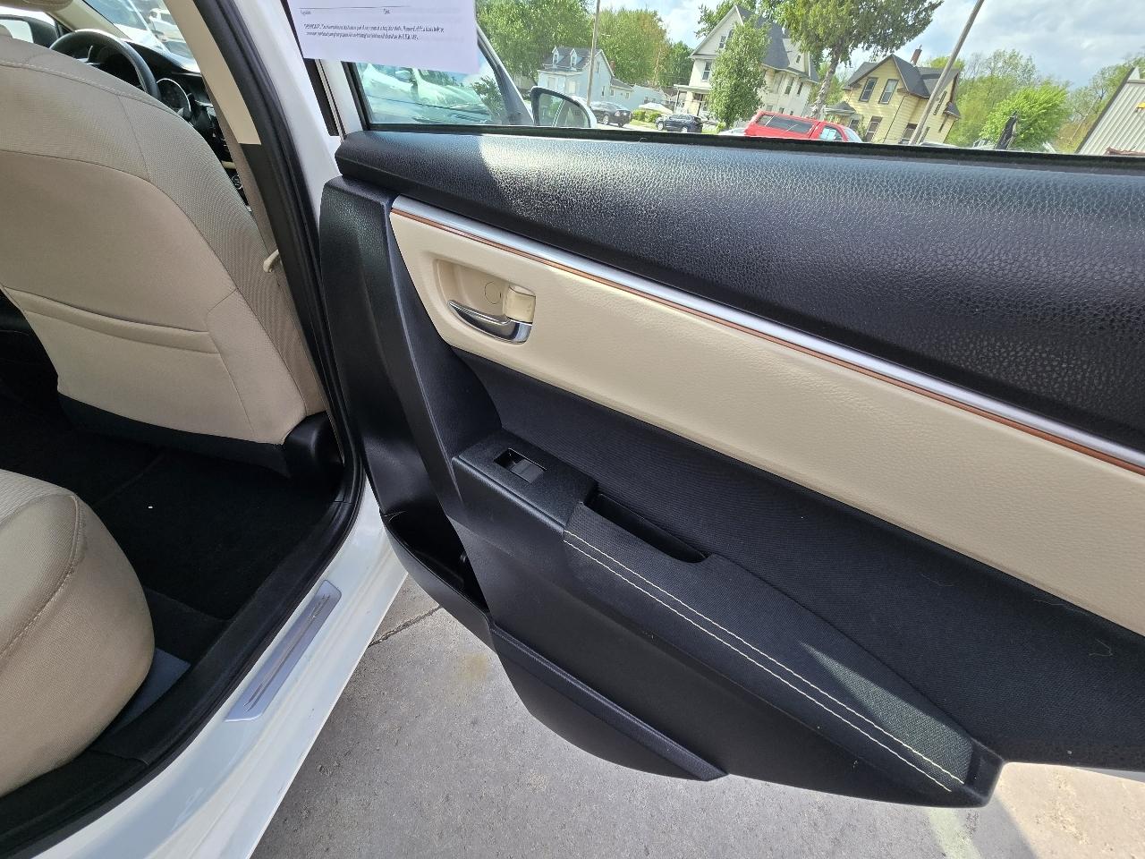 Toyota Corolla LE Eco CVT 2015
