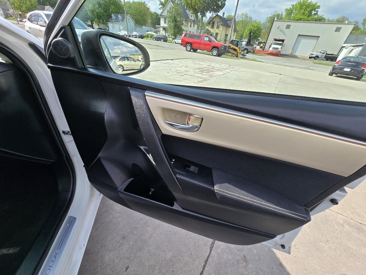 Toyota Corolla LE Eco CVT 2015