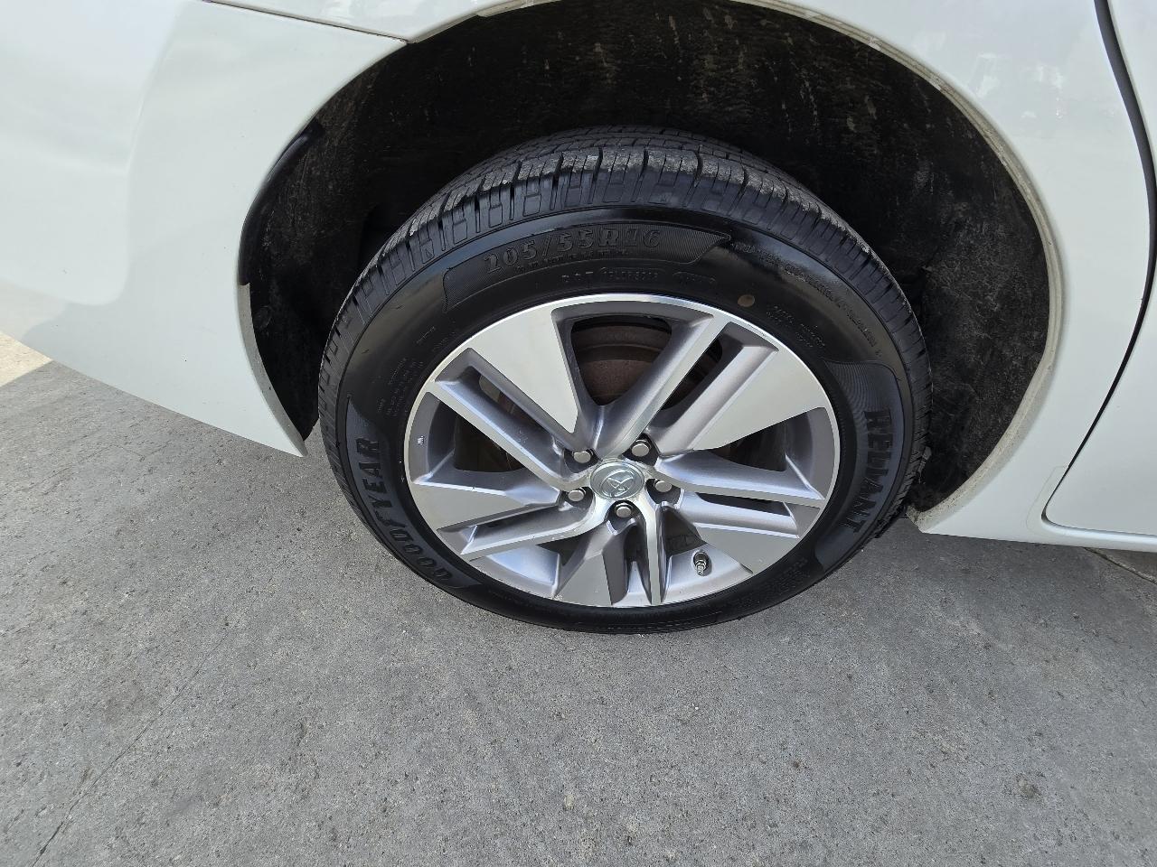 Toyota Corolla LE Eco CVT 2015