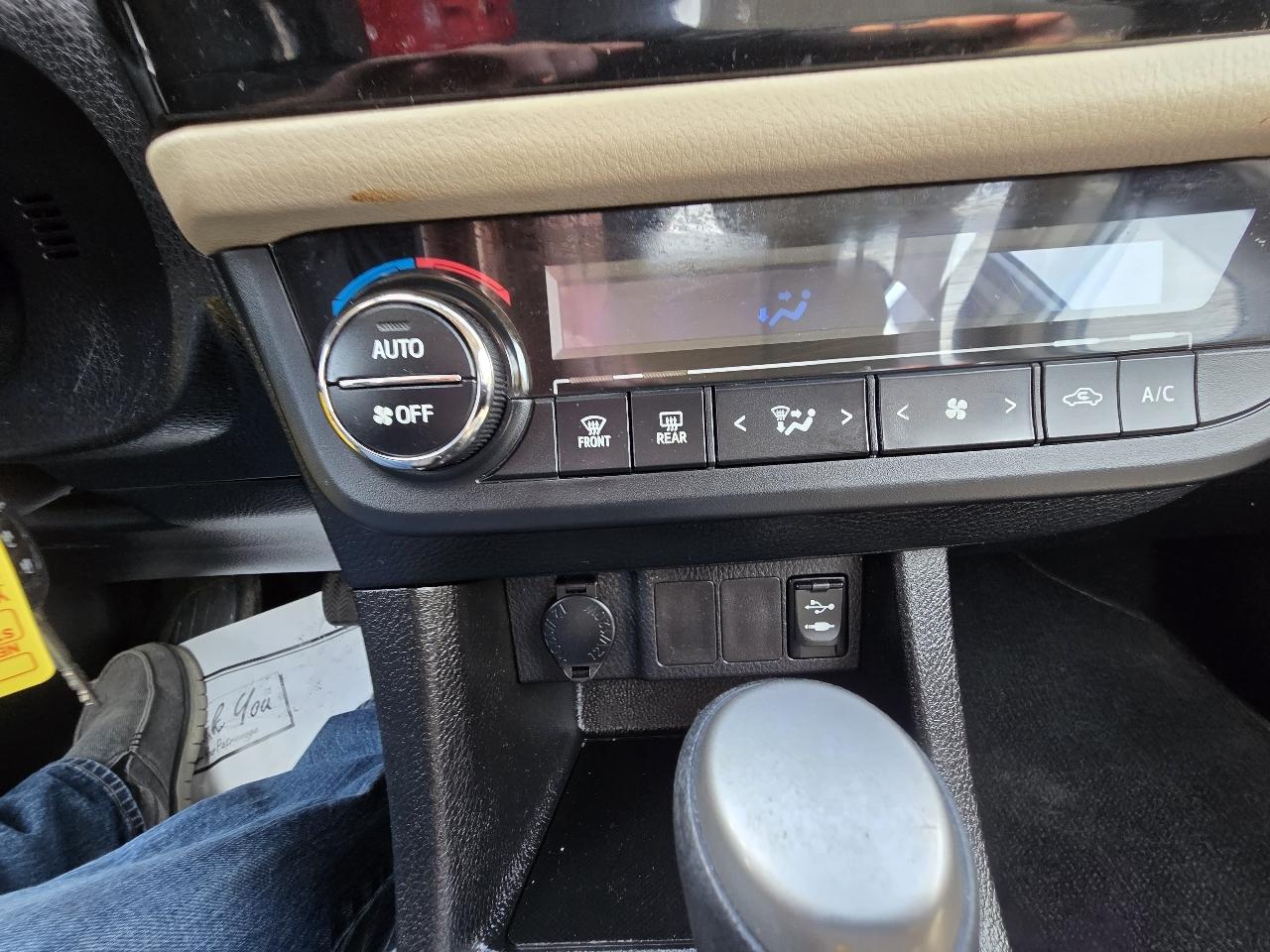Toyota Corolla LE Eco CVT 2015