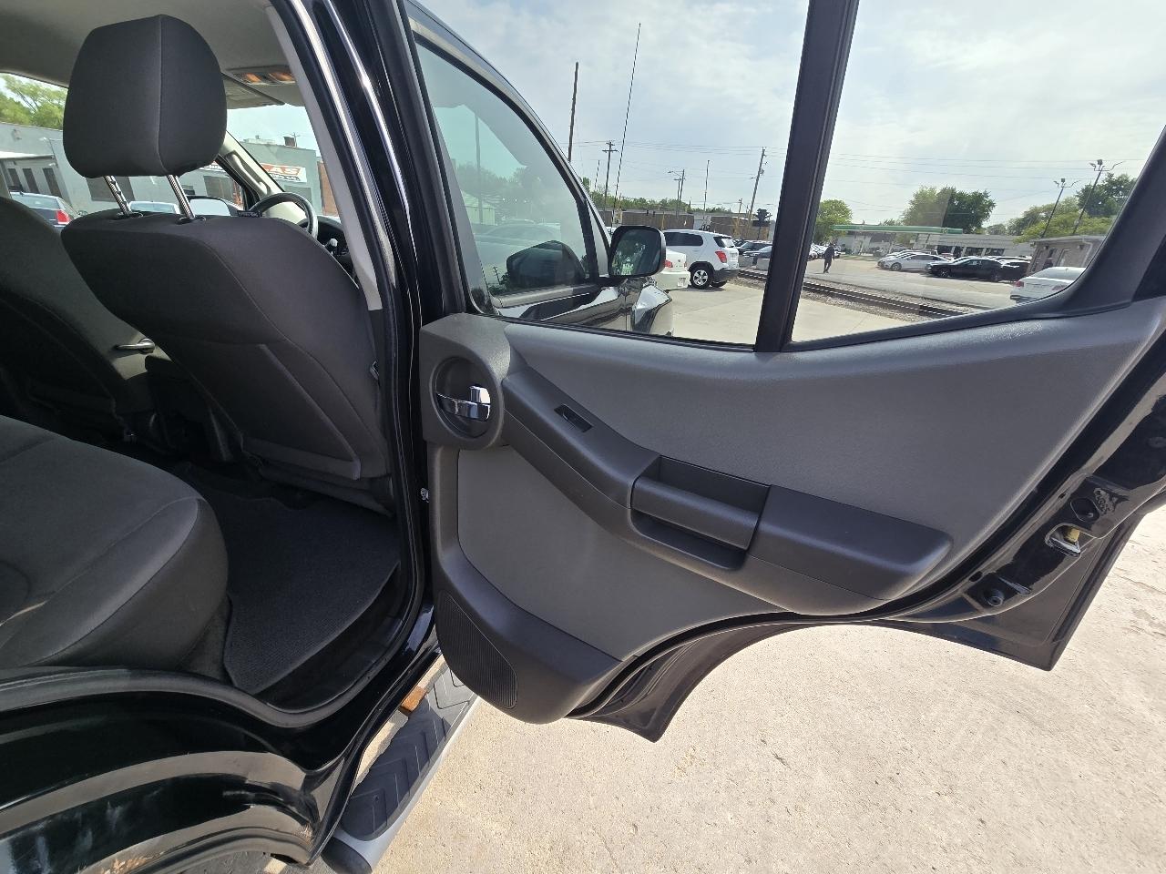 Nissan Xterra S 4WD 2013