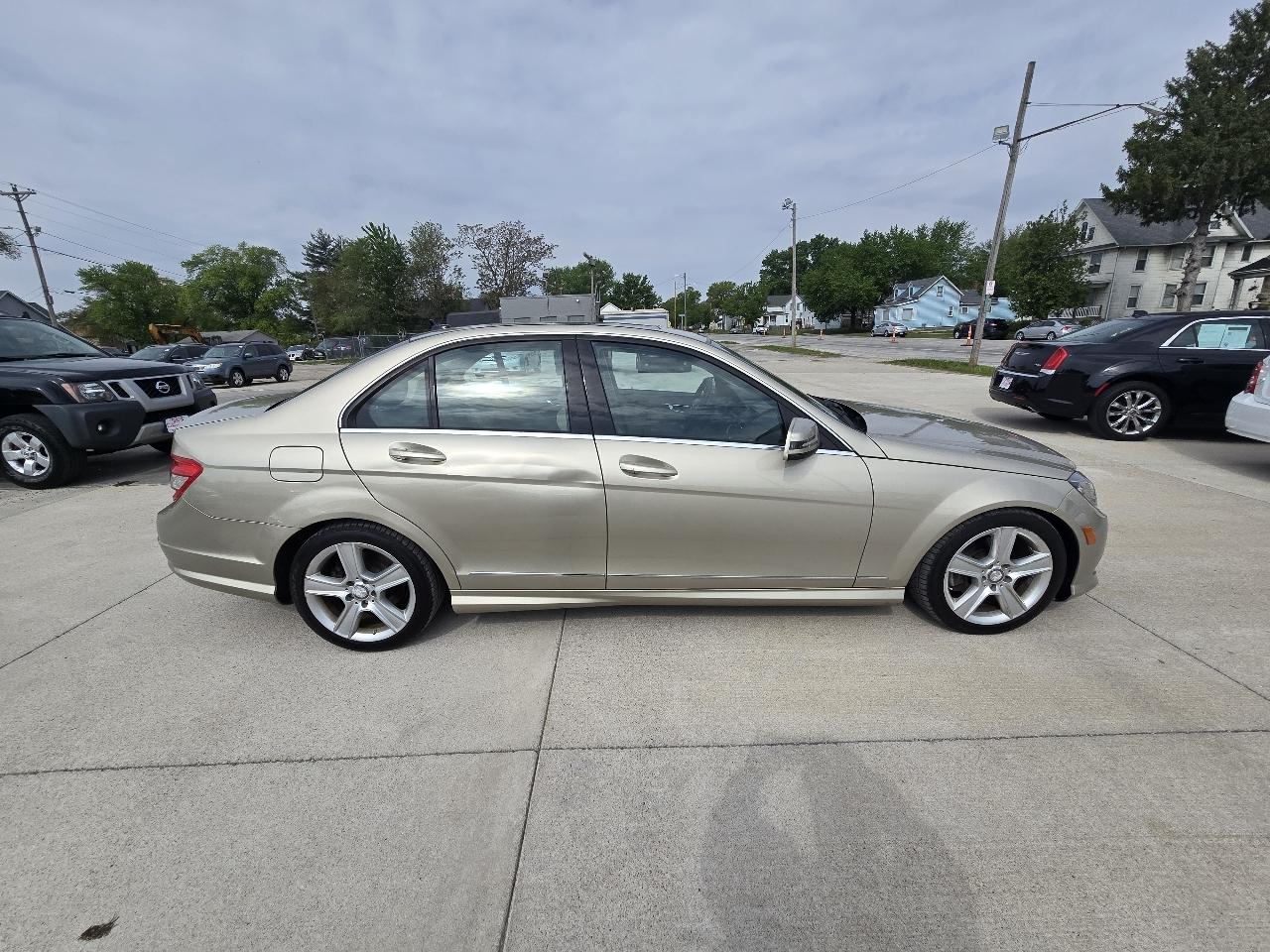 Mercedes-Benz C-Class C300 4MATIC Sport Sedan 2011