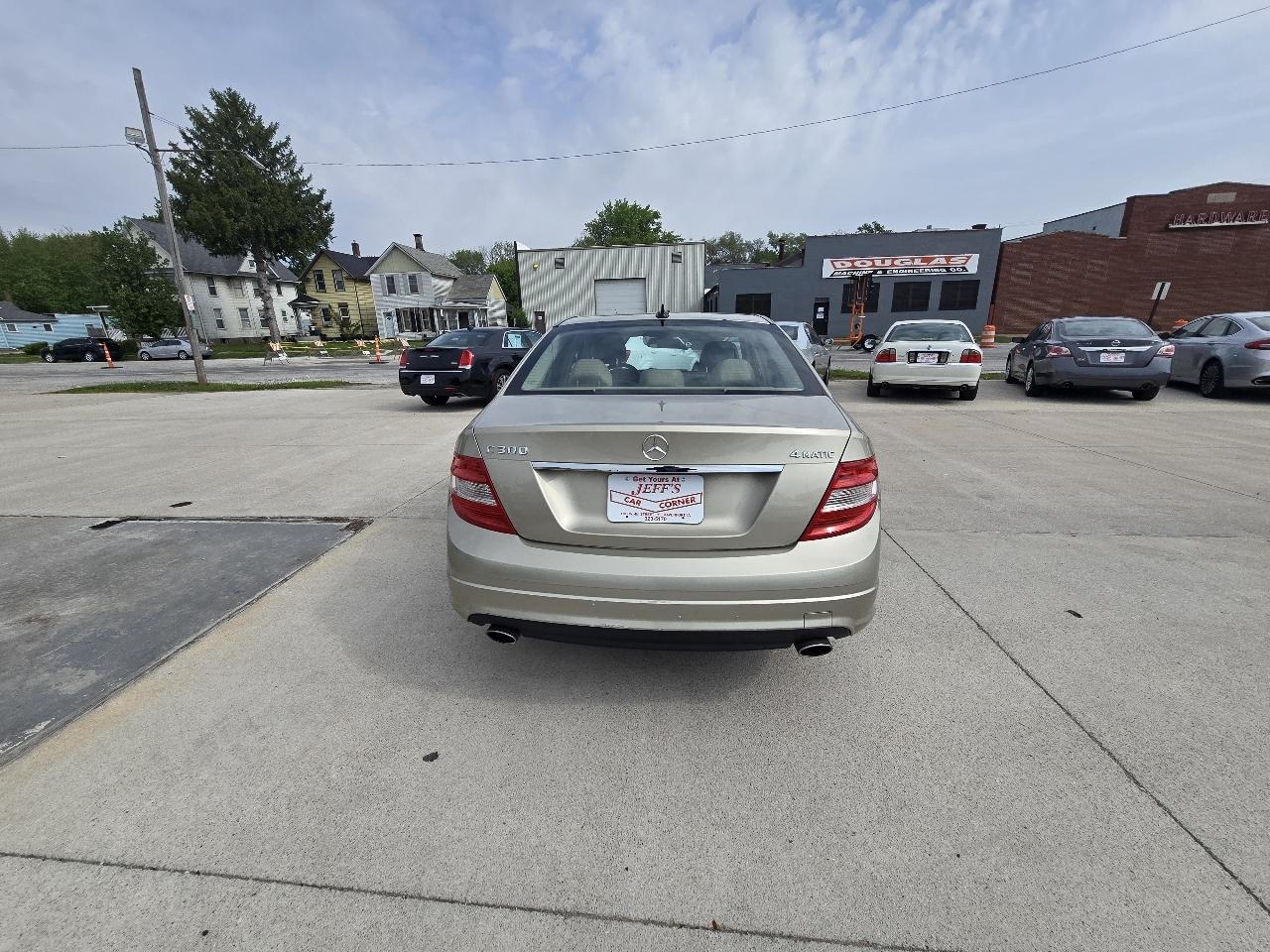 Mercedes-Benz C-Class C300 4MATIC Sport Sedan 2011
