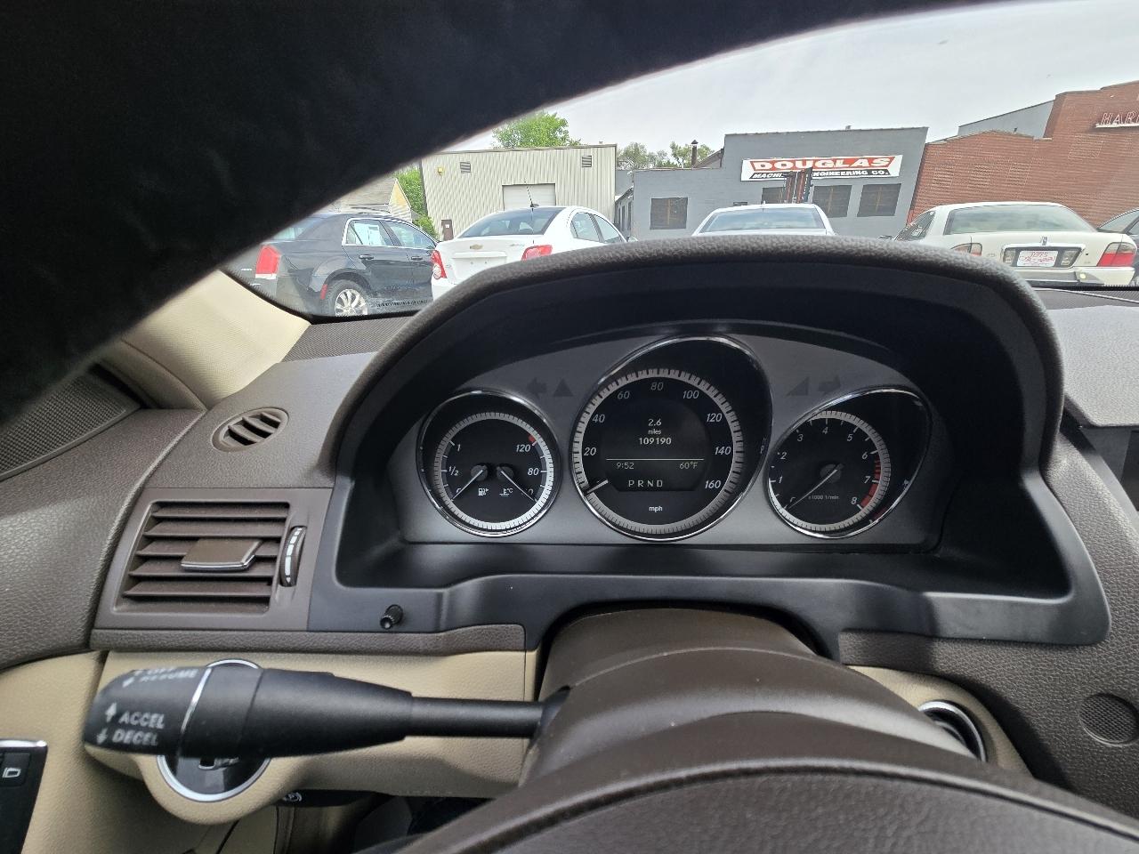 Mercedes-Benz C-Class C300 4MATIC Sport Sedan 2011