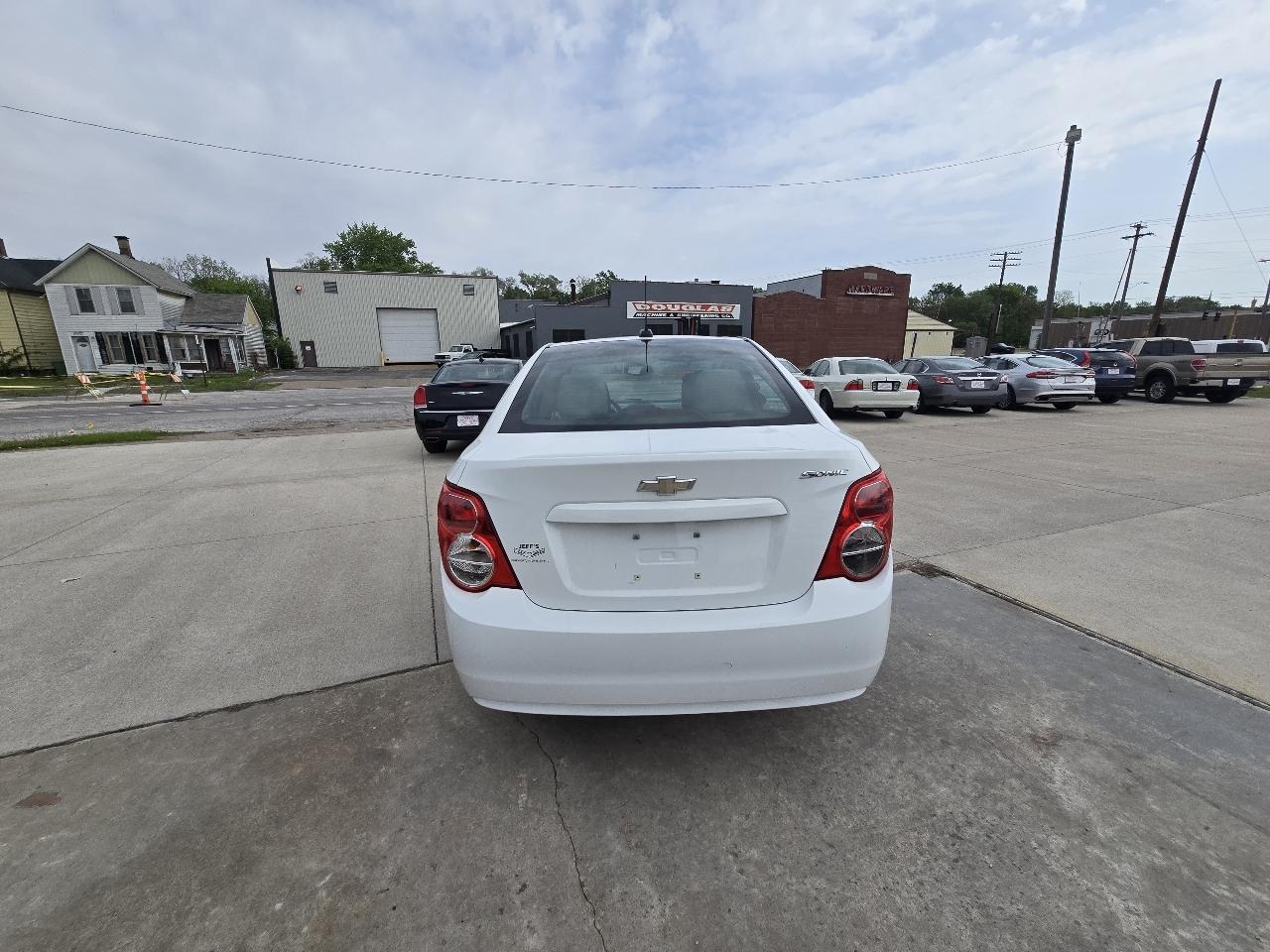 Chevrolet Sonic LS Auto Sedan 2016