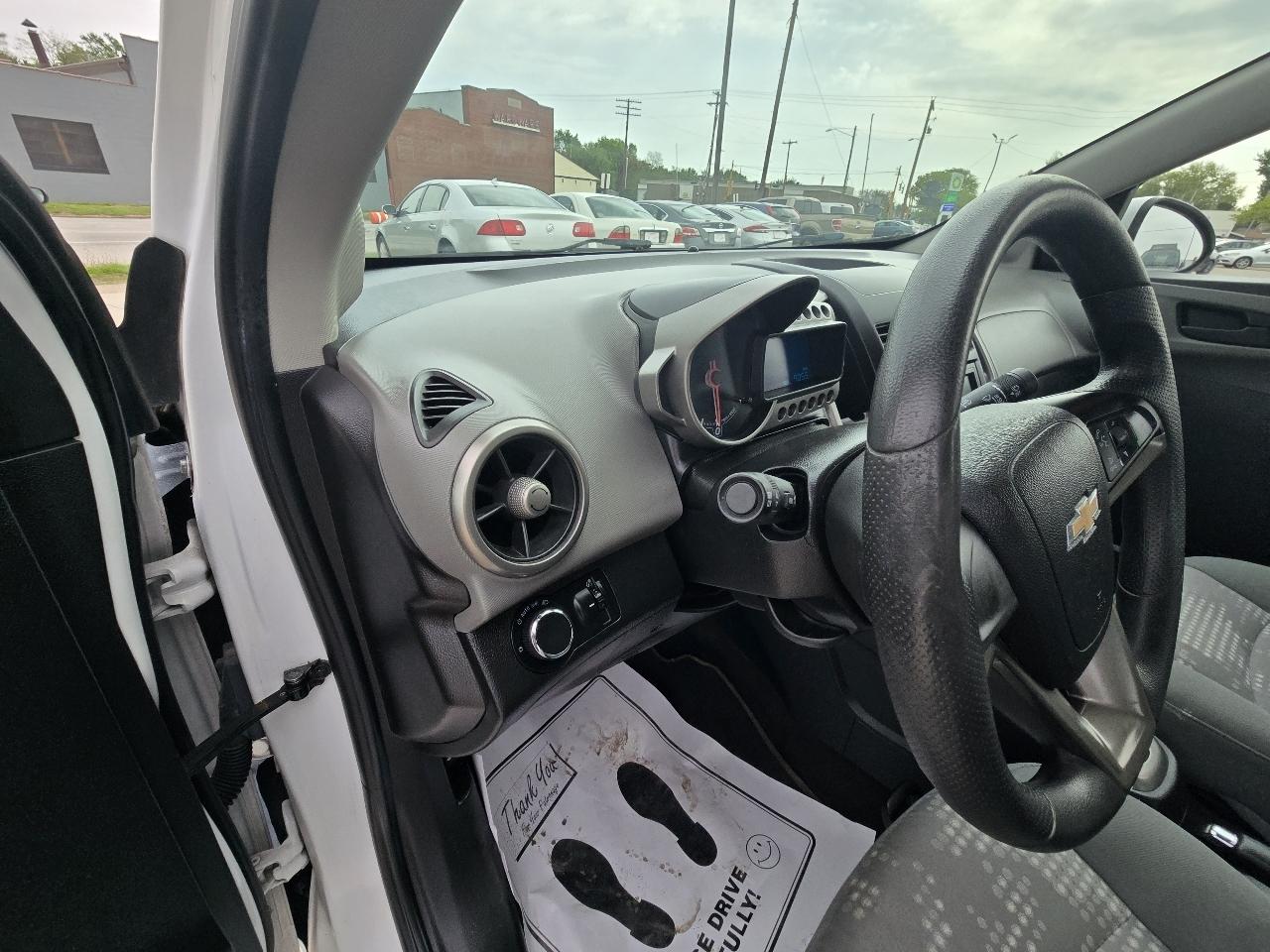 Chevrolet Sonic LS Auto Sedan 2016
