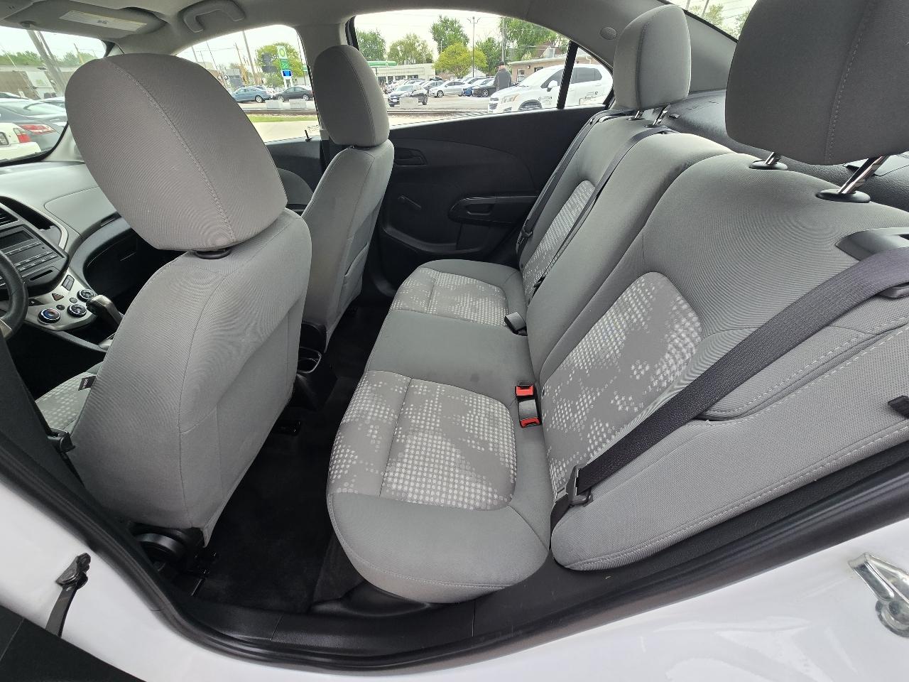 Chevrolet Sonic LS Auto Sedan 2016