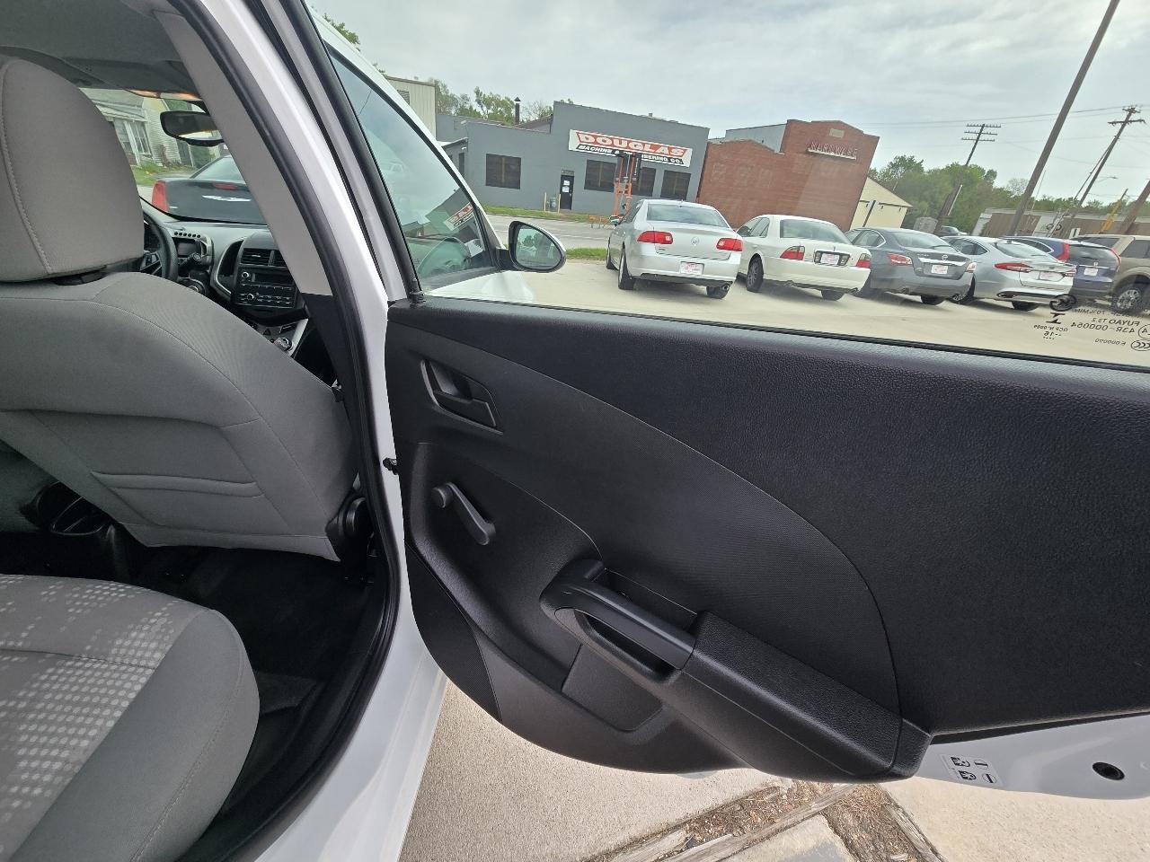 Chevrolet Sonic LS Auto Sedan 2016