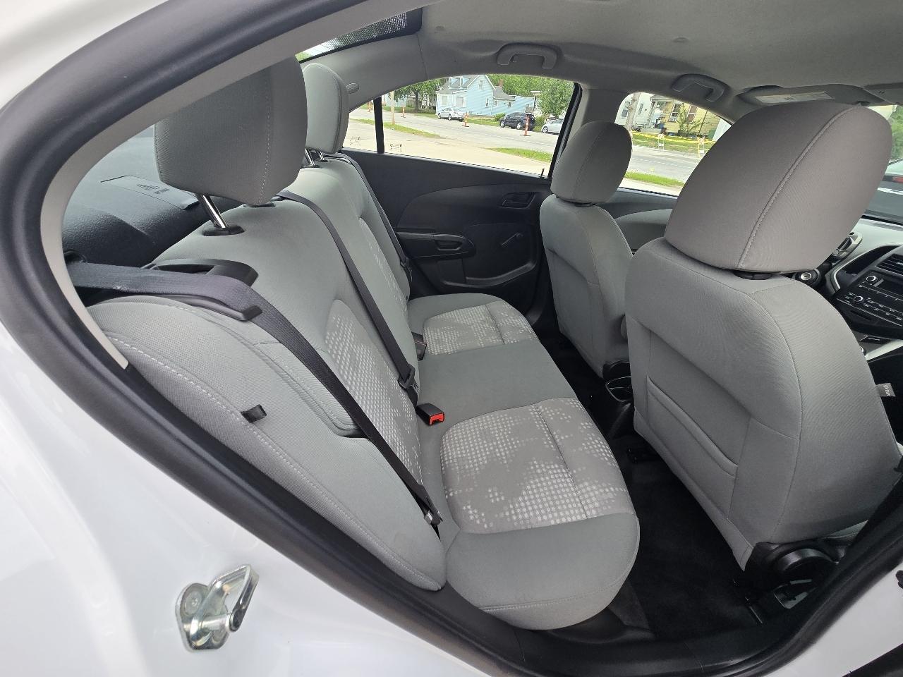 Chevrolet Sonic LS Auto Sedan 2016