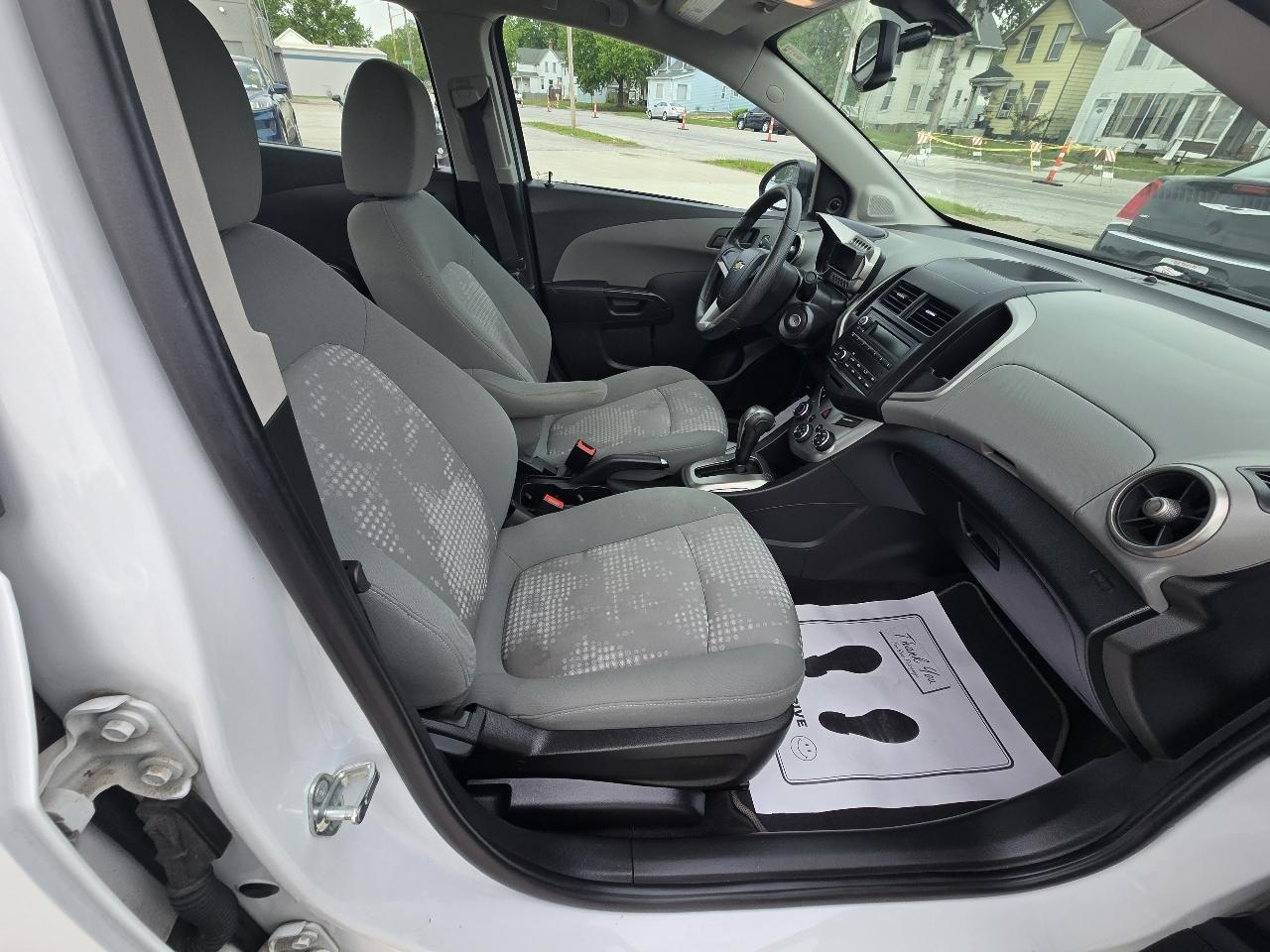 Chevrolet Sonic LS Auto Sedan 2016
