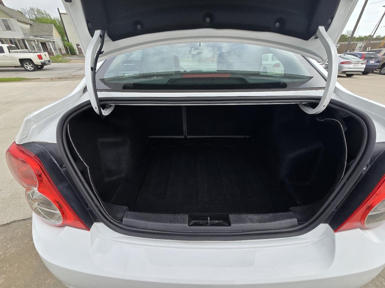 Chevrolet Sonic LS Auto Sedan 2016