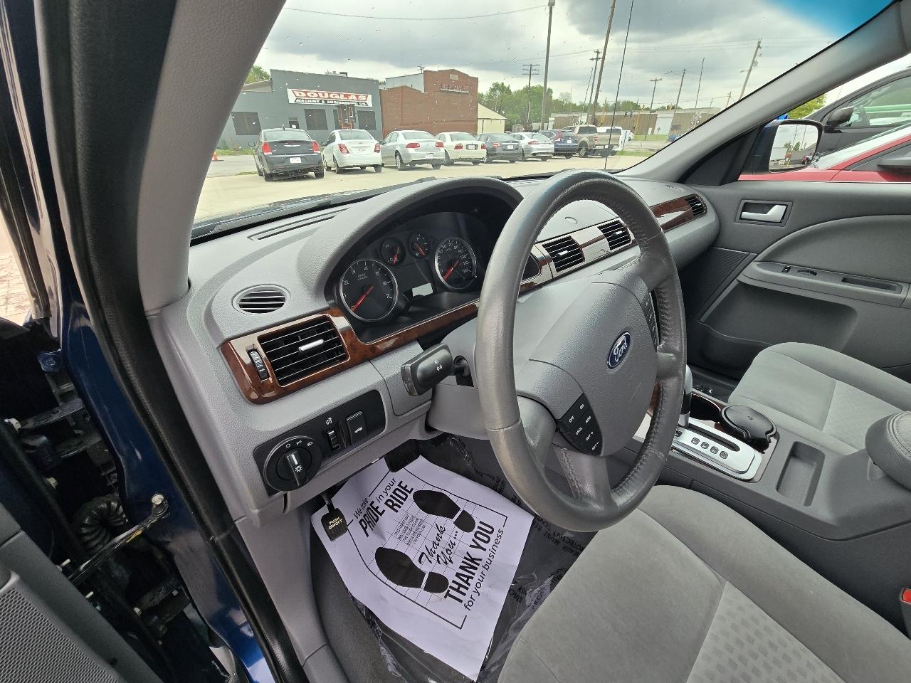 Ford Five Hundred SEL FWD 2007