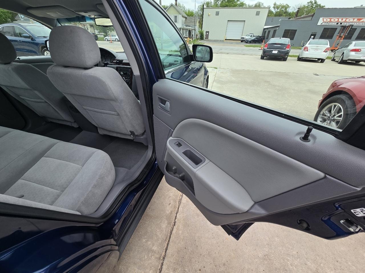 Ford Five Hundred SEL FWD 2007