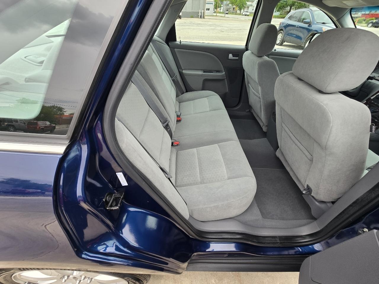 Ford Five Hundred SEL FWD 2007