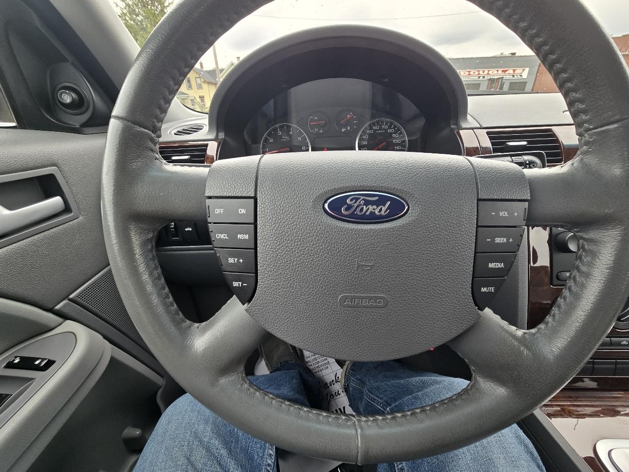 Ford Five Hundred SEL FWD 2007