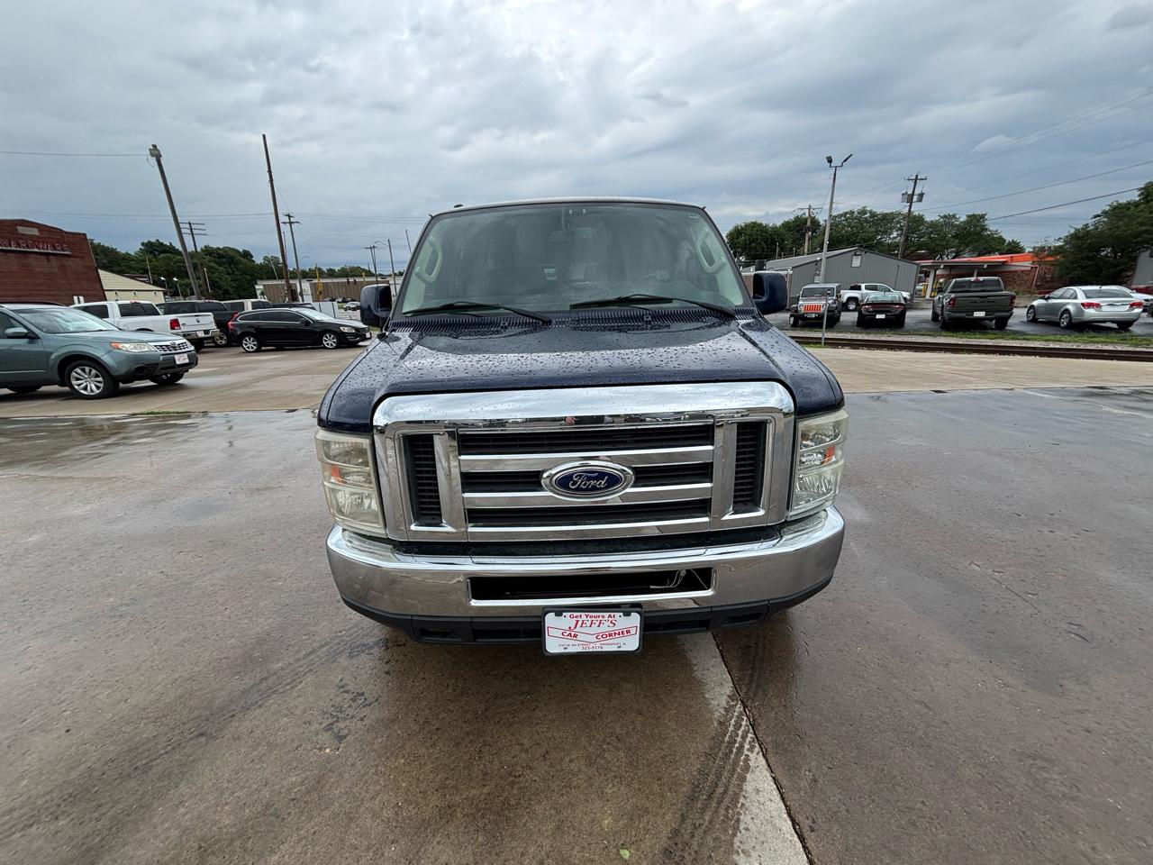 Ford Econoline E-150 2011