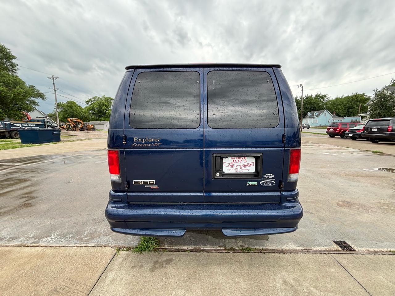 Ford Econoline E-150 2011