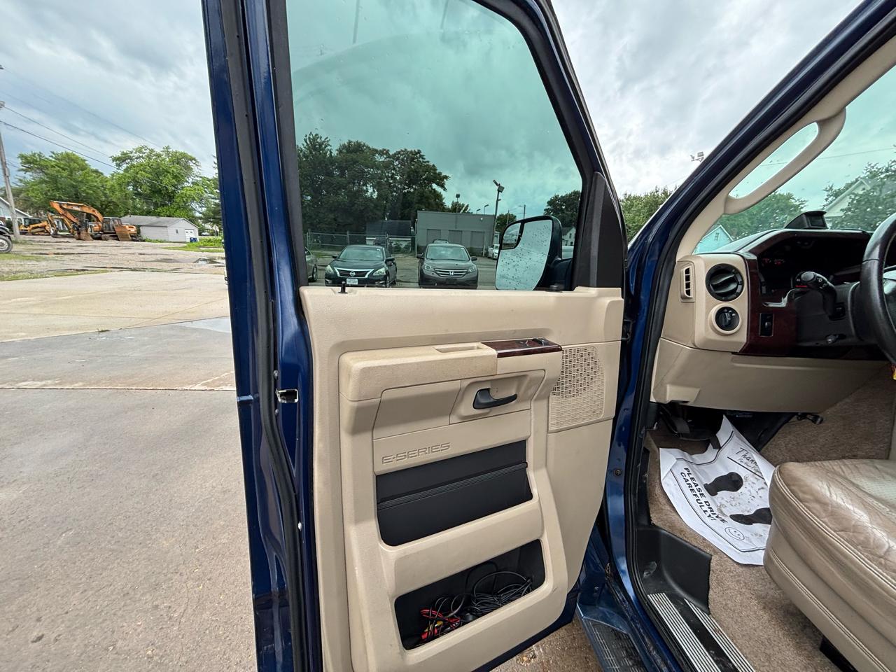 Ford Econoline E-150 2011
