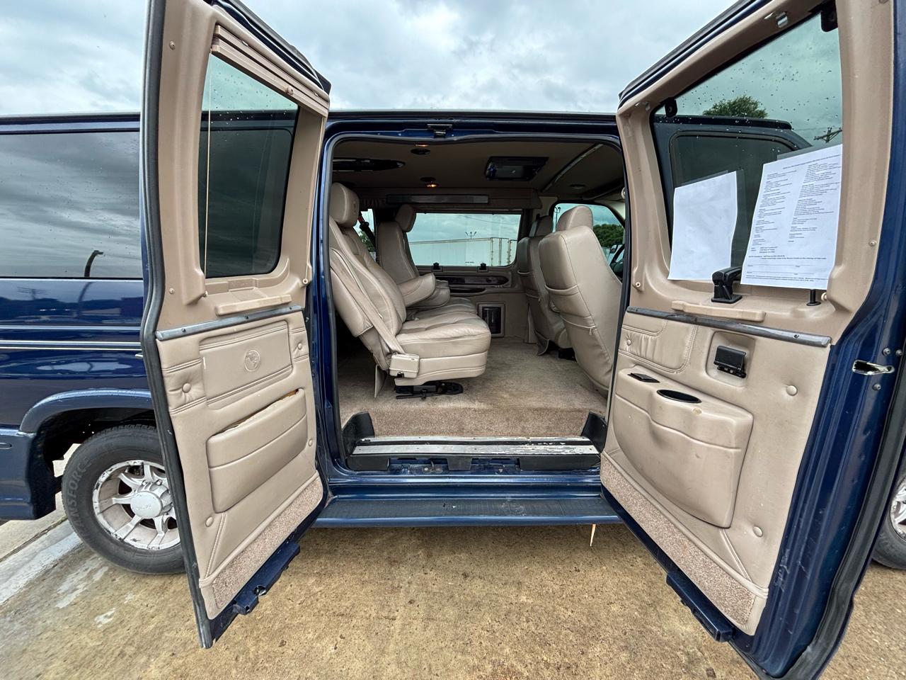 Ford Econoline E-150 2011