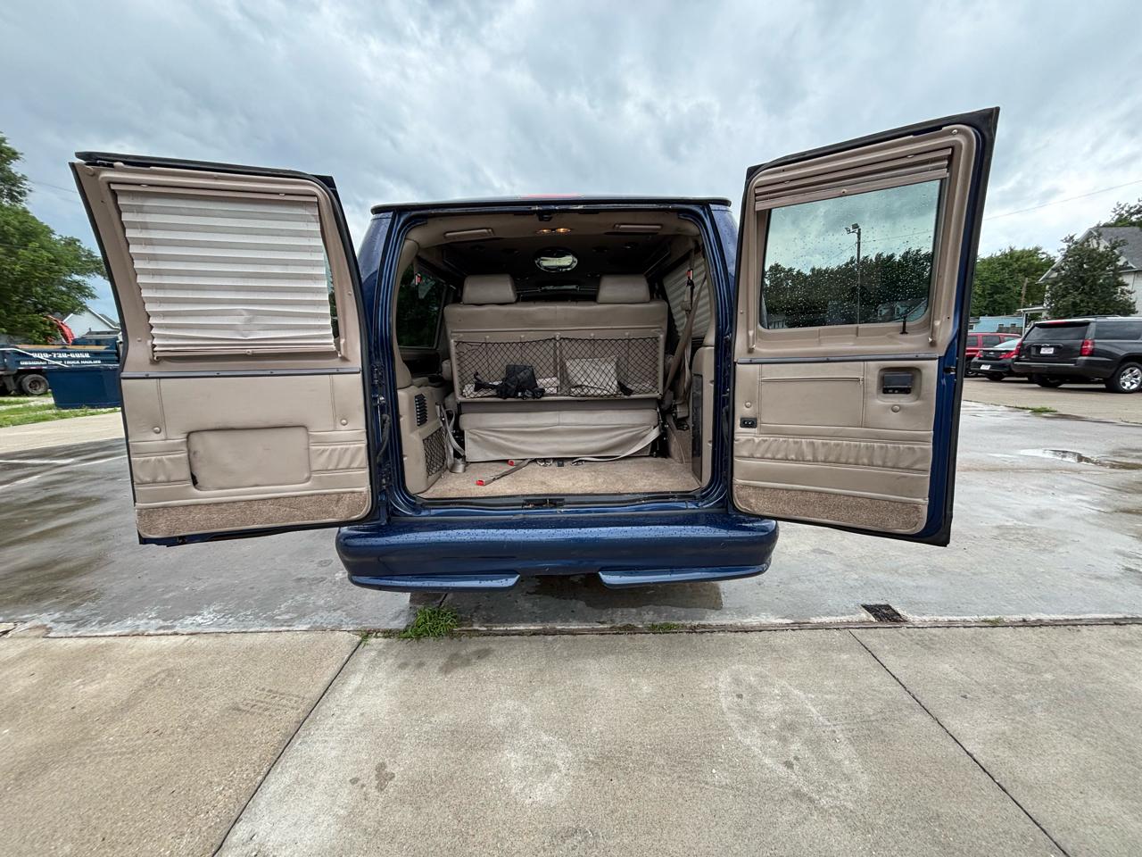 Ford Econoline E-150 2011