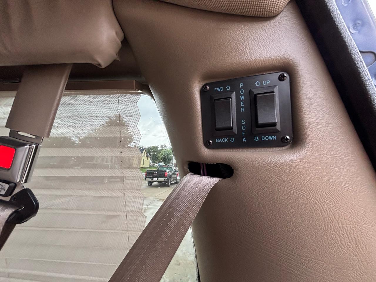 Ford Econoline E-150 2011