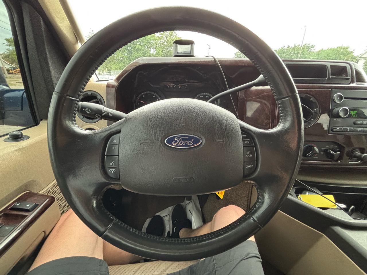 Ford Econoline E-150 2011