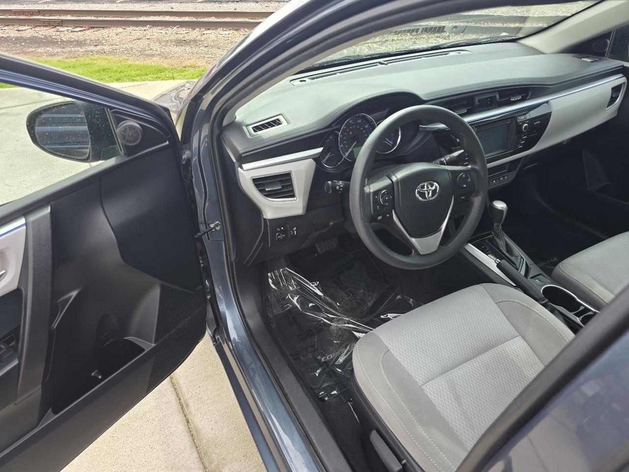 Toyota Corolla LE Eco CVT 2016