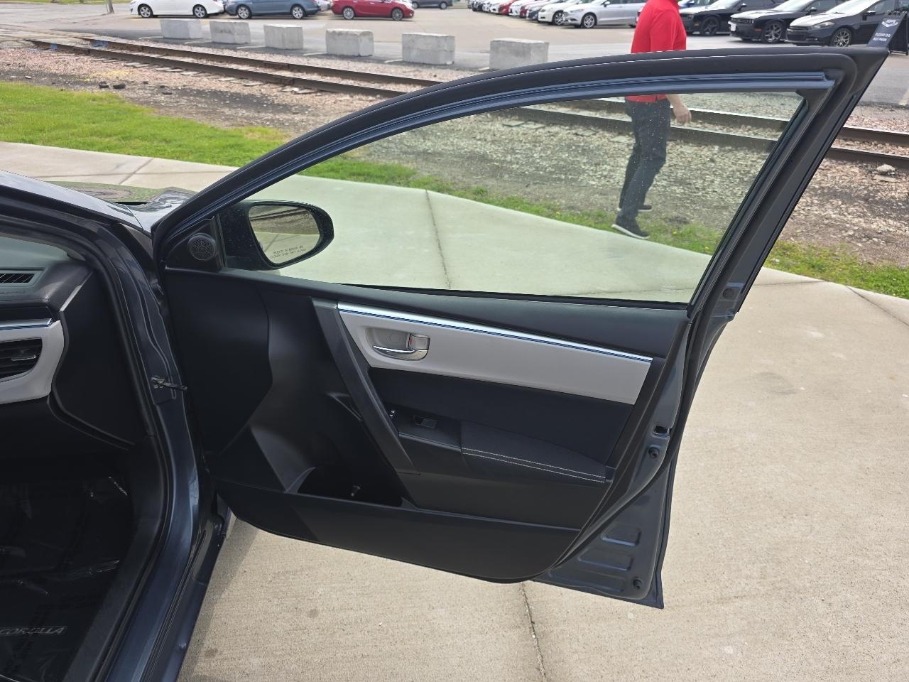 Toyota Corolla LE Eco CVT 2016