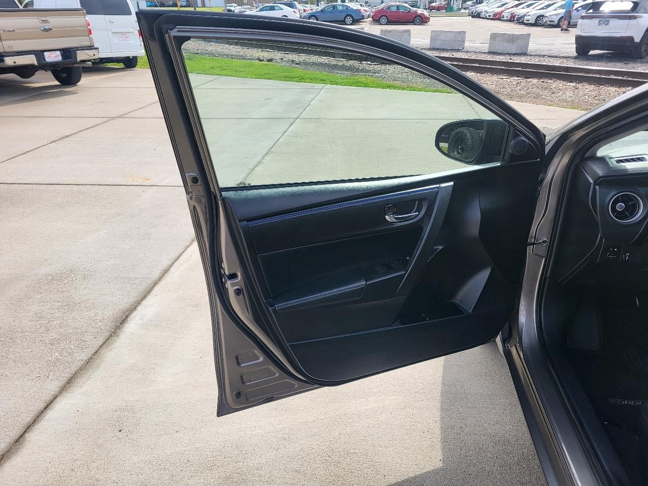 Toyota Corolla SE CVT 2017