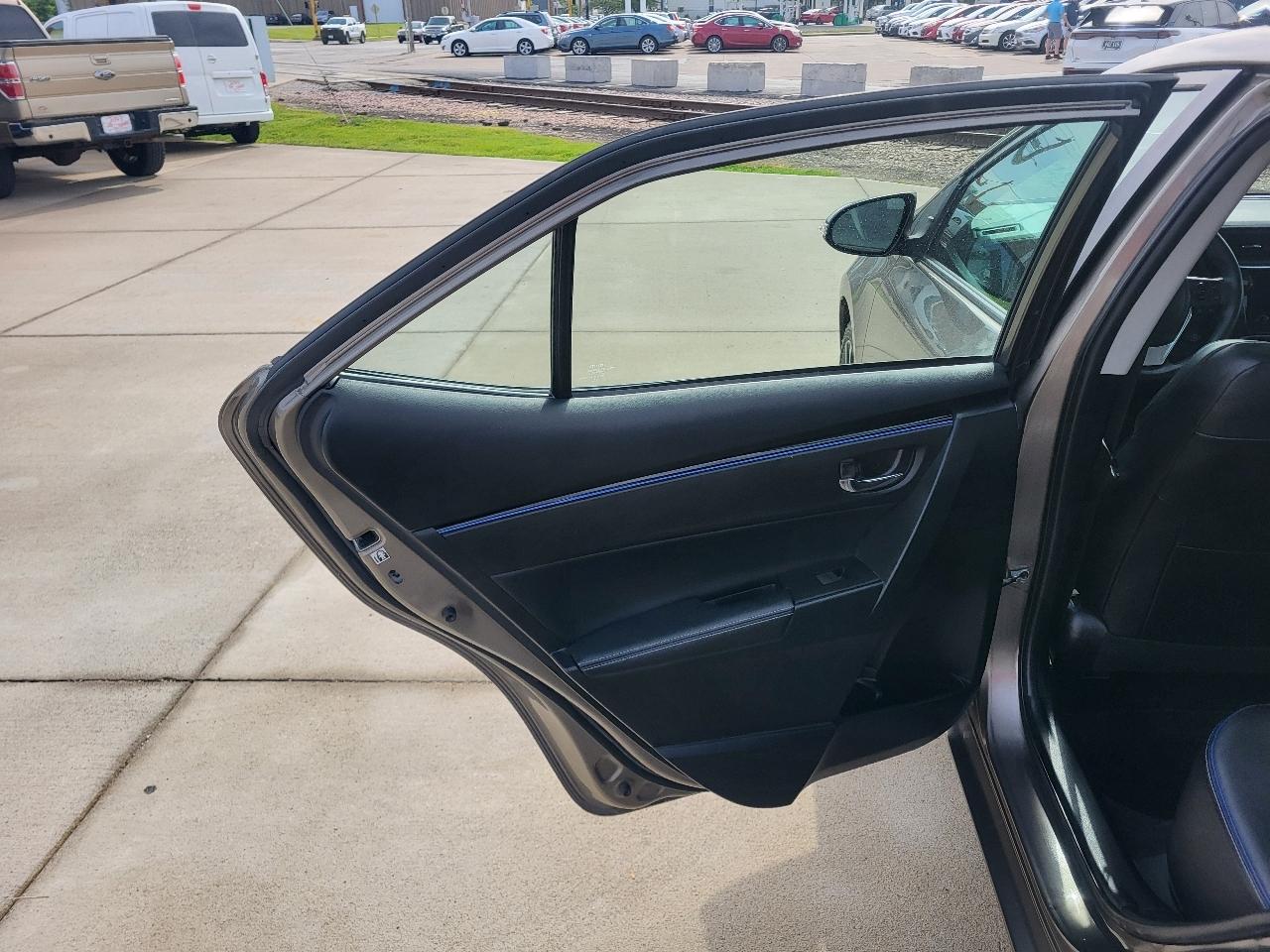Toyota Corolla SE CVT 2017