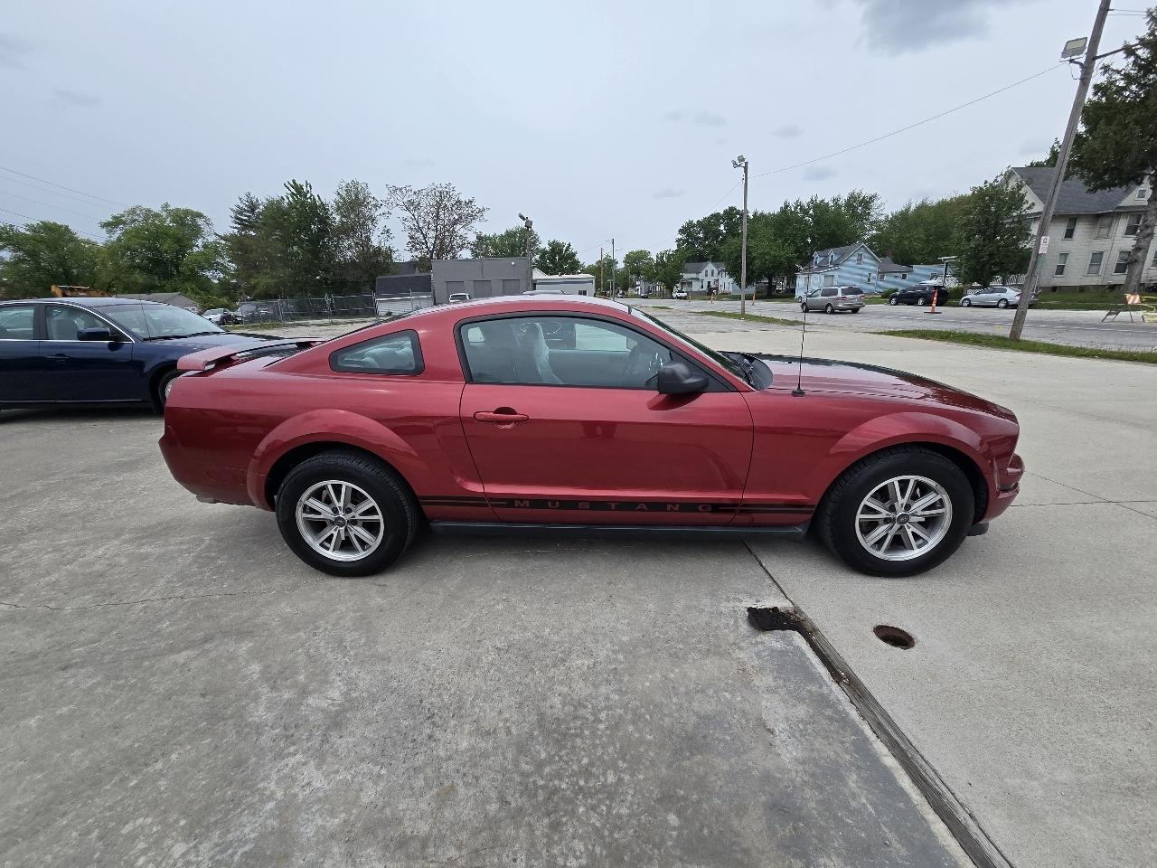 Ford Mustang V6 Premium Coupe 2005