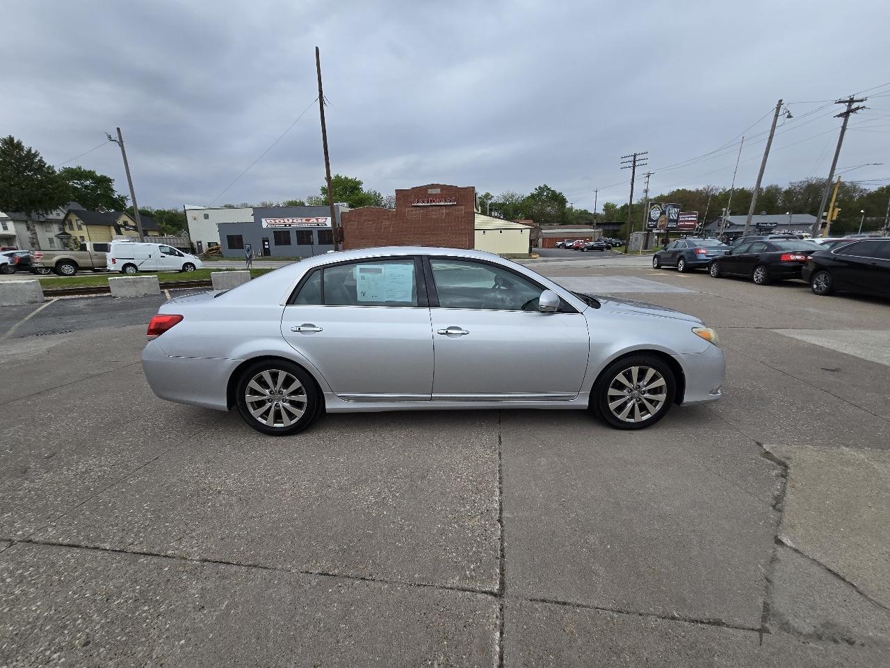 Toyota Avalon Limited 2011
