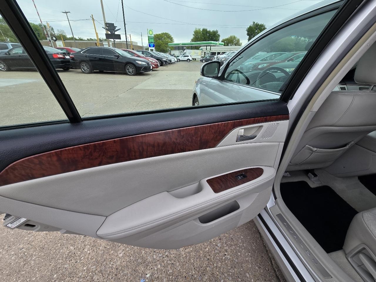 Toyota Avalon Limited 2011