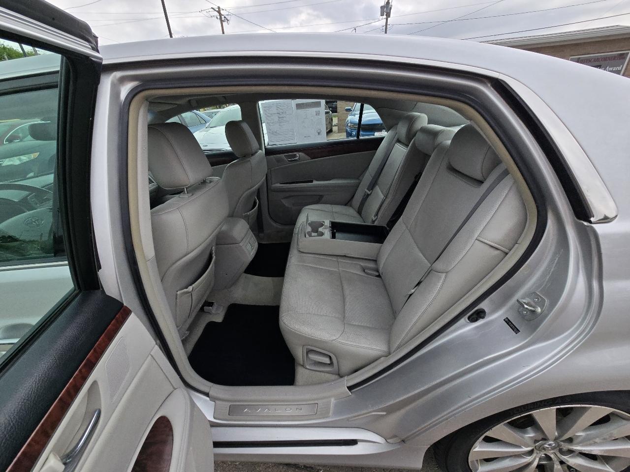 Toyota Avalon Limited 2011