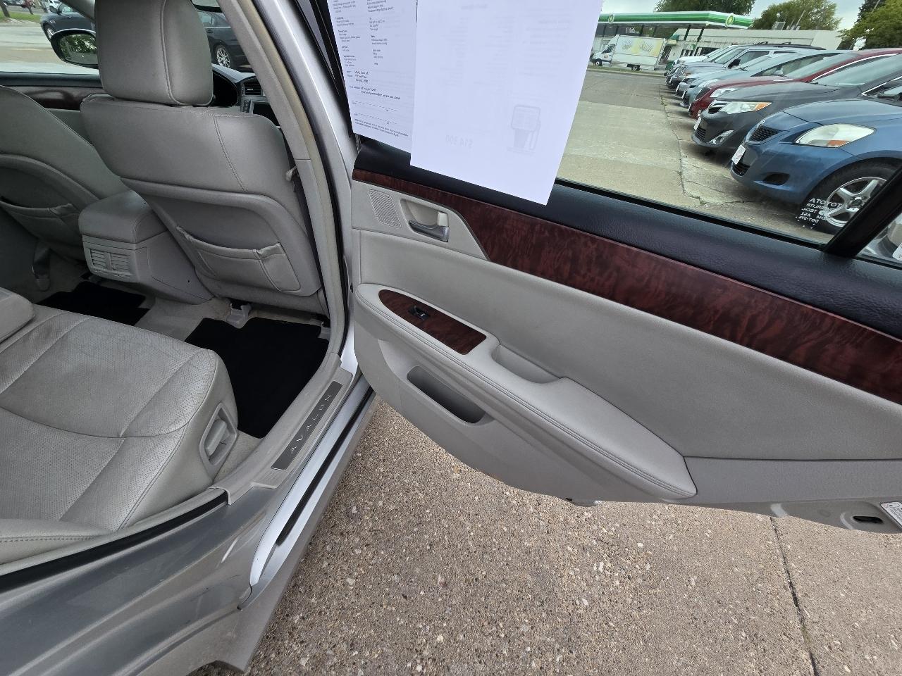 Toyota Avalon Limited 2011