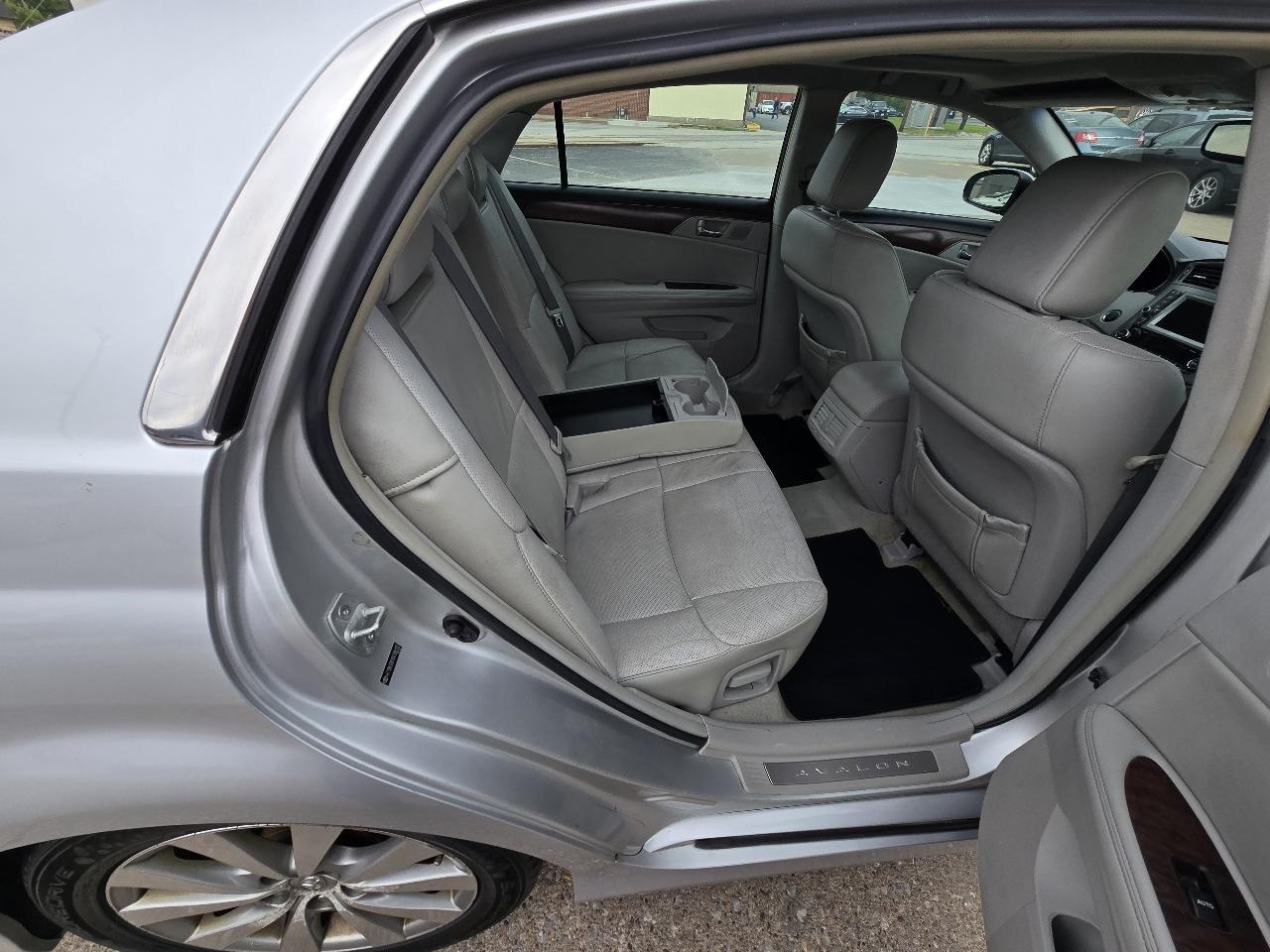 Toyota Avalon Limited 2011