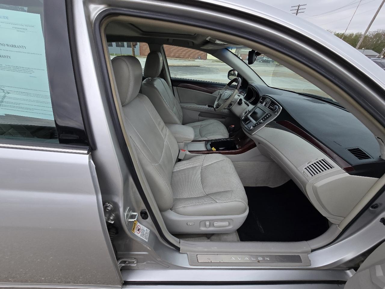 Toyota Avalon Limited 2011