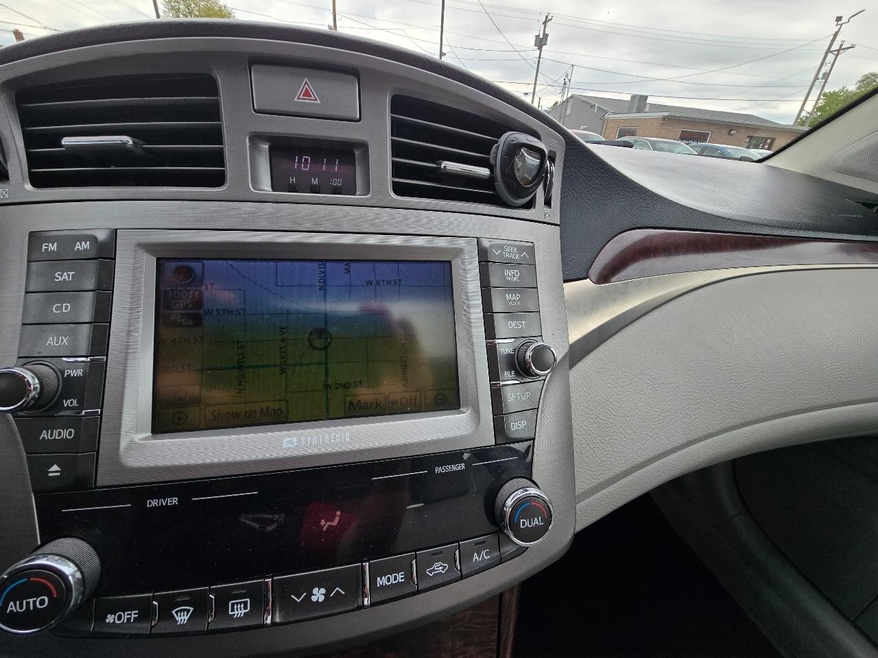Toyota Avalon Limited 2011