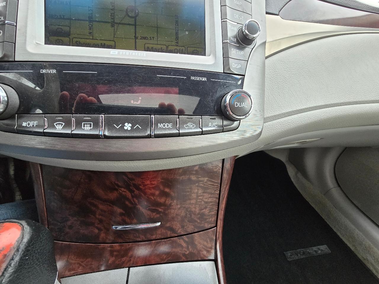Toyota Avalon Limited 2011