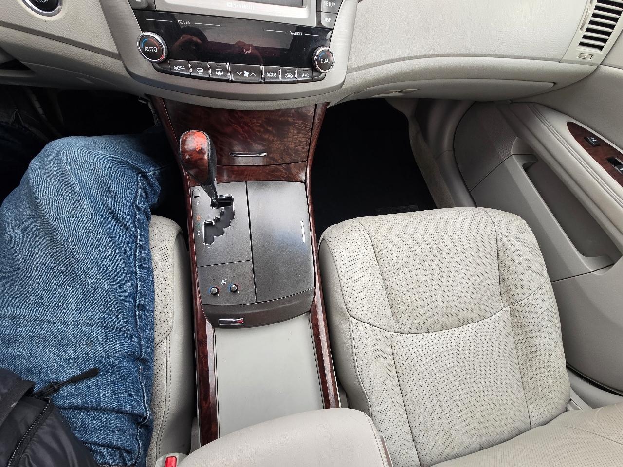 Toyota Avalon Limited 2011
