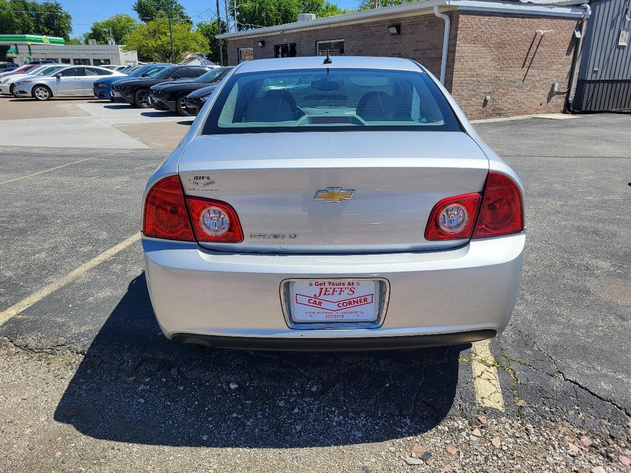Chevrolet Malibu 1LT 2011
