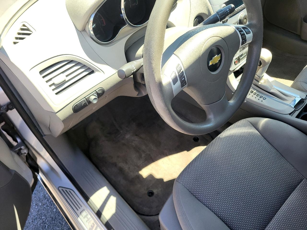 Chevrolet Malibu 1LT 2011