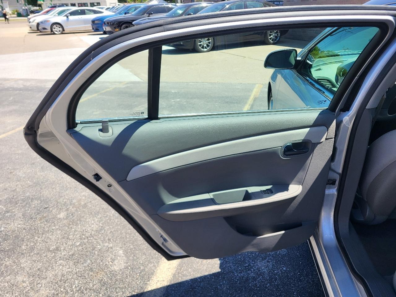 Chevrolet Malibu 1LT 2011