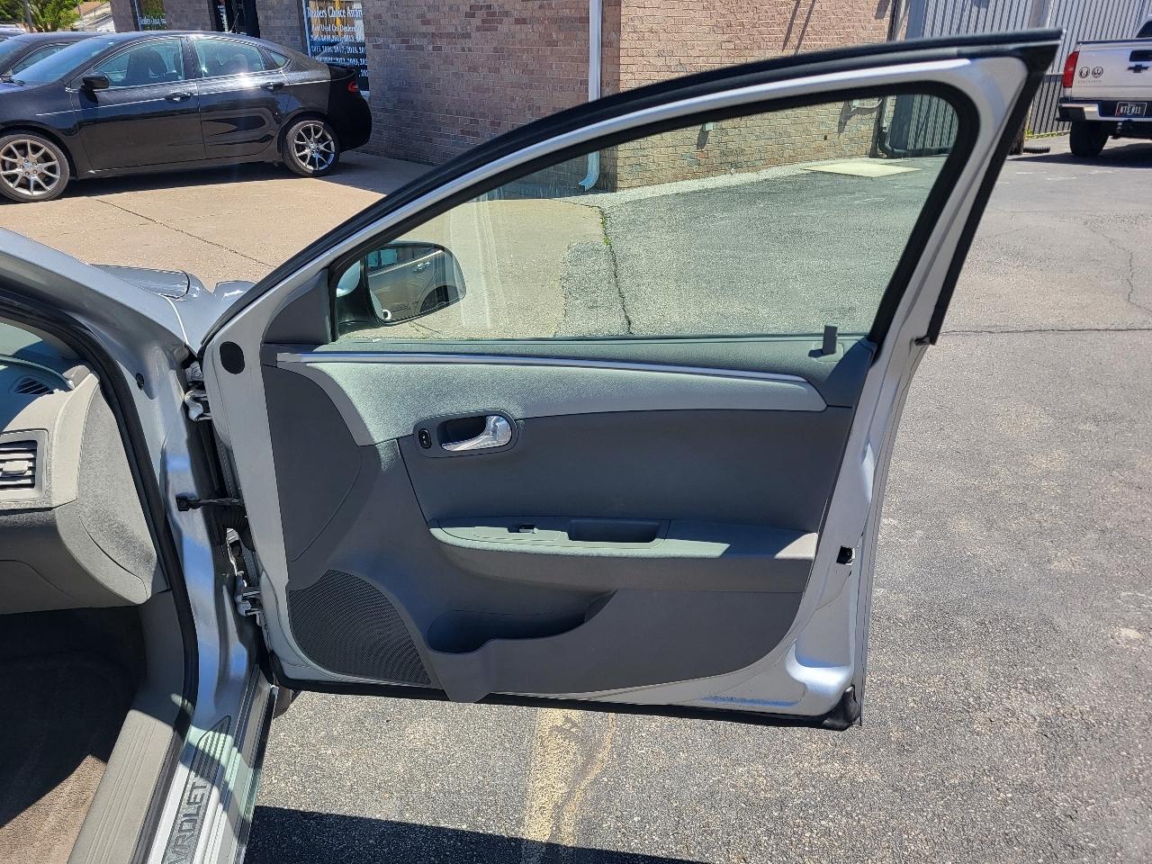 Chevrolet Malibu 1LT 2011