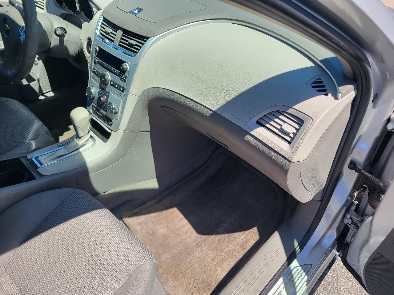 Chevrolet Malibu 1LT 2011