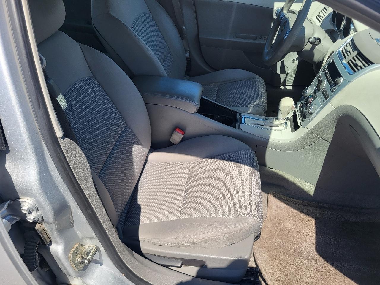Chevrolet Malibu 1LT 2011